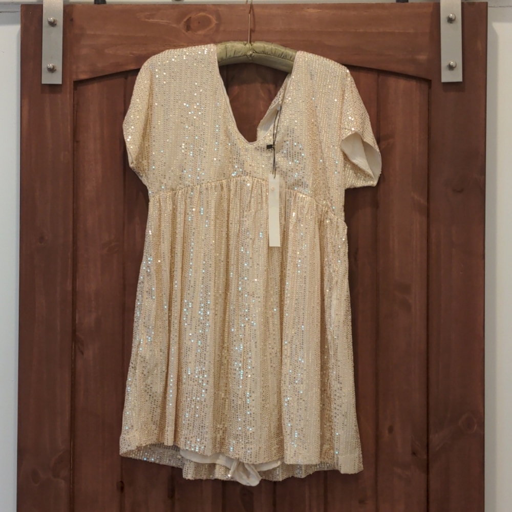Own the night Sequin Dress. Champagne color